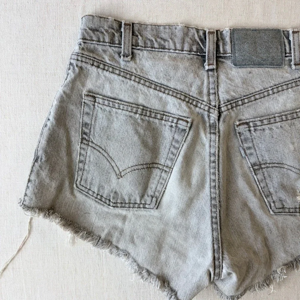 Vintage Levi's 90s SilverTab Loose Denim Short Gray Light Wash Cut Off High Rise